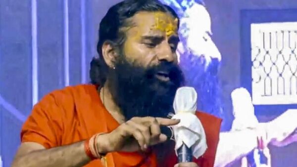 ‘নিজের জগতে বাস করেন…!’, ‘শরবত জিহাদ’ নিয়ে রামদেবকে তুলোধোনা দিল্লি হাইকোর্টের ‘নিজের জগতে বাস করেন…!’, ‘শরবত জিহাদ’ নিয়ে রামদেবকে তুলোধোনা দিল্লি হাইকোর্টের