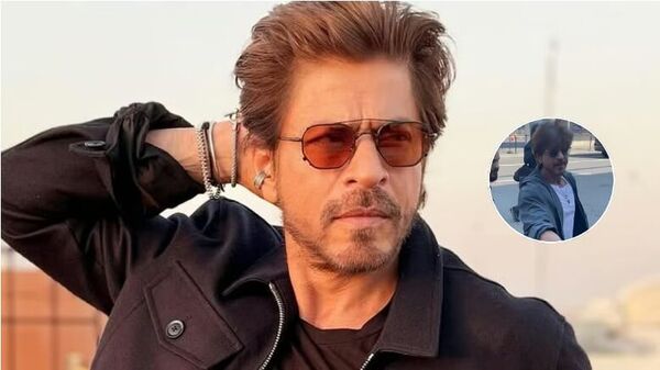 শাহরুখ নিউ ইয়র্কে পৌঁছতেই দৌড়ে এসে জড়িয়ে ধরলেন এক মহিলা, কে ইনি? শাহরুখ নিউ ইয়র্কে পৌঁছতেই দৌড়ে এসে জড়িয়ে ধরলেন এক মহিলা, কে ইনি?