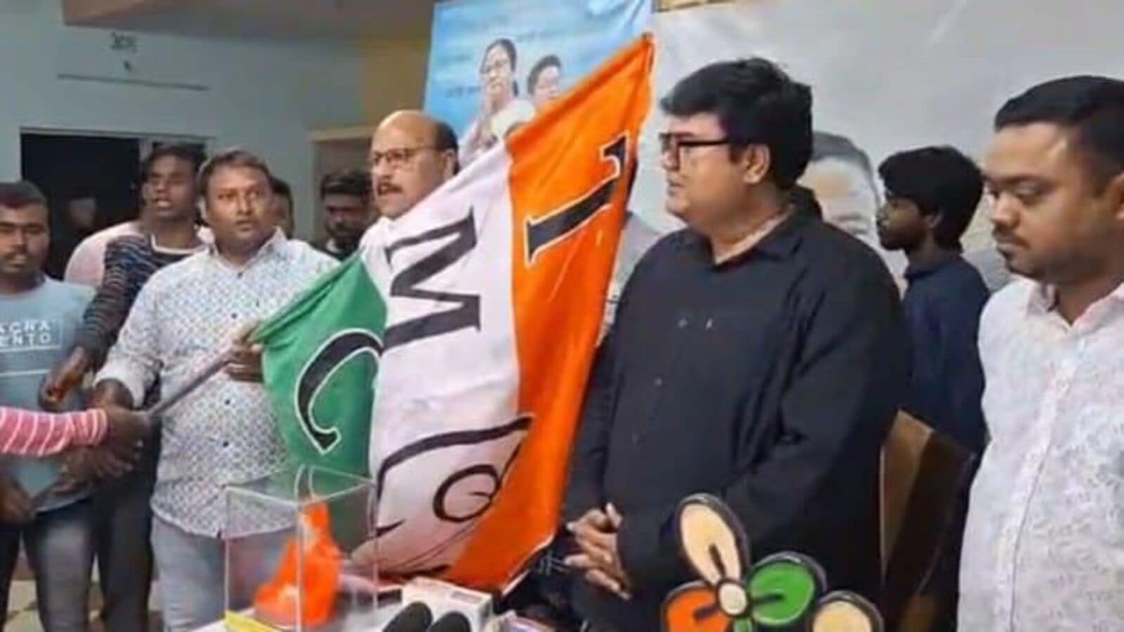 বীজপুরে বিজেপিতে ভাঙন তৃণমূলের 2 TJ 1746430380159 1746430387174