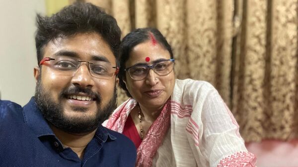 রবীন্দ্রনাথের কথা উঠলে মায়ের কথা বলতেই হবে রবীন্দ্রনাথের কথা উঠলে মায়ের কথা বলতেই হবে