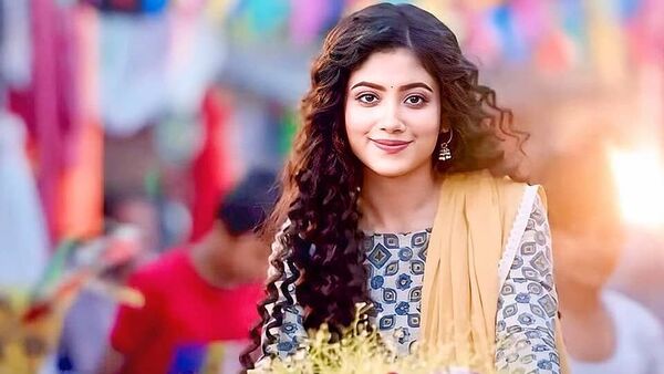 বাংলার মাটিতে ‘বেয়ারা’ দাবি! ‘ভোজপুরিতে গাও…’, দাবি পূজারিনীর কাছে, কী জবাব দিল বাংলার মাটিতে ‘বেয়ারা’ দাবি! ‘ভোজপুরিতে গাও…’, দাবি পূজারিনীর কাছে, কী জবাব দিল