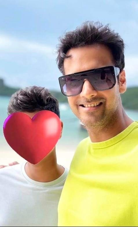 ছেলেকে নিয়ে যশ ছেলেকে নিয়ে যশ