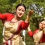 অসমের বিহু নাচ। ফাইল ছবি (PTI Photo) (PTI) অসমের বিহু নাচ। ফাইল ছবি (PTI Photo) (PTI)
