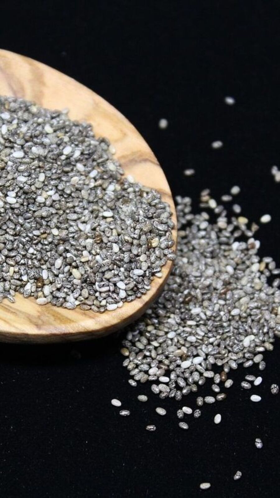 চিয়া বীজ নাকি তিসির বীজ... কোনটি বেশি উপকারী জানেন?