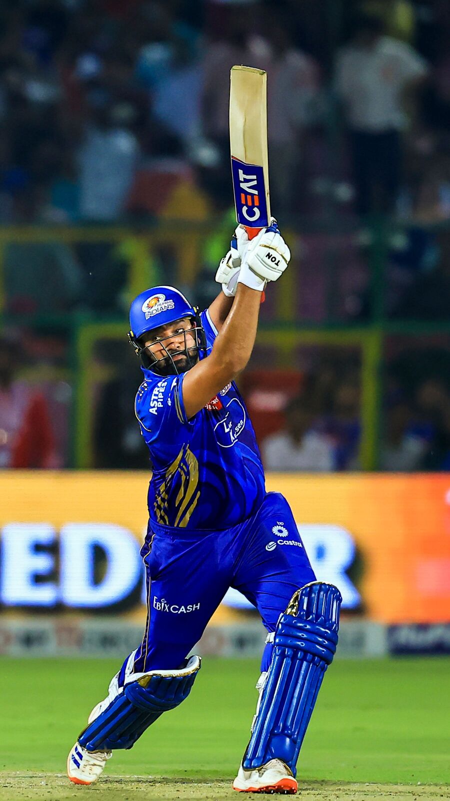 আইপিএলে মুম্বই ইন্ডিয়ান্সের হয়ে এক মরশুমে সব থেকে বেশি রান কাদের?