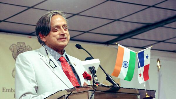 কংগ্রেসের তোপের মুখে শশীর ঢাল BJP, বলল ‘গান্ধীদের জায়গায় দেশকে আগে রাখায় নিশানা’ কংগ্রেসের তোপের মুখে শশীর ঢাল BJP, বলল ‘গান্ধীদের জায়গায় দেশকে আগে রাখায় নিশানা’