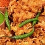 এটি বের করার পর, একটু ঠান্ডা হতে দিন এবং তারপর একটি ছোট প্লেট বা বাটির সাহায্যে হালকাভাবে চেপে চ্যাপ্টা করুন। এবার প্যানে আবার তেল গরম করে এগুলো আবার ভাজুন। দুই দিক থেকে ভাজুন যতক্ষণ না এটি মুচমুচে হয়ে যায়। এইভাবেই আপনার পিঁয়াজি হবে প্রস্তুত। আপনি এটি ধনেপাতা বা তেঁতুলের চাটনির সঙ্গে পরিবেশন করতে পারেন।