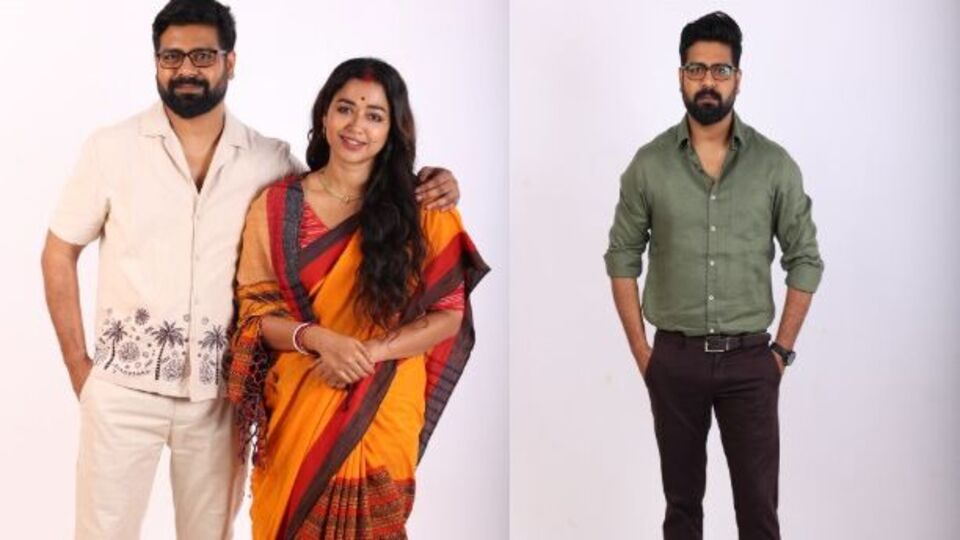 বিশ্বরূপ চক্রবর্তীর কথায়, 'আমাদের প্রোডাকশন হাউজ পথচলতি গল্প-এর প্রযোজনায় তৈরি হতে চলা বেগনি রঙের আলো আমার জীবনের প্রথম প্রযোজনা এবং অভিনয় অভিজ্ঞতা। পরিচালক মানসী সিনহা এবং সহ-অভিনেতা সোহিনী সরকার, অর্পিতা ঘোষ এবং চন্দন সেনের সঙ্গে কাজ করতে পেরে আমি আপ্লুত। এমন অসাধারণ একটি টিমের সঙ্গে কাজ করতে পেরে আমি কৃতজ্ঞ। চাই এই যাত্রা সাফল্যের সর্বোচ্চ শিখরে পৌঁছোক।'