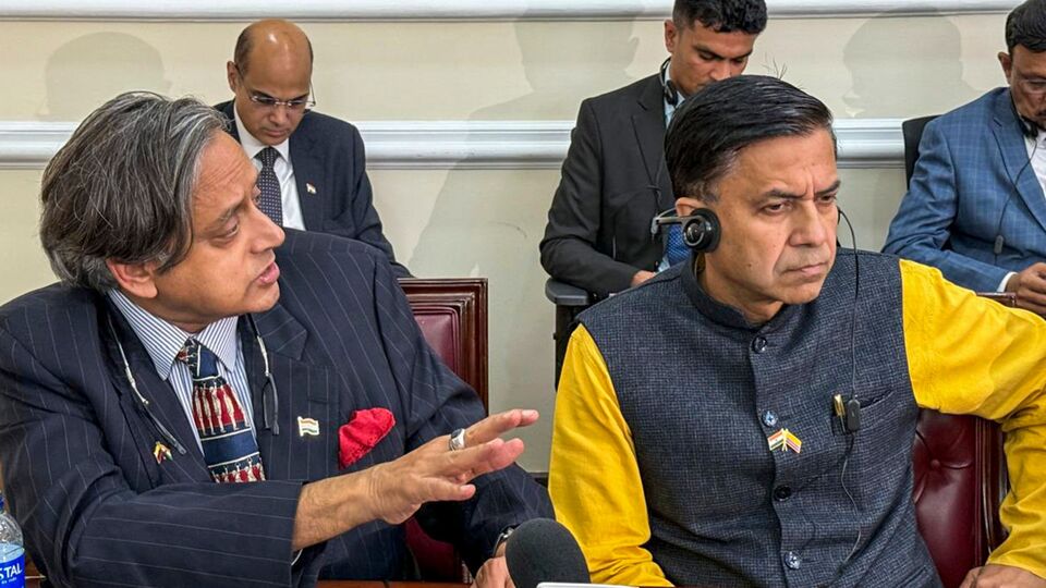 শশী থারুর এর আগে কলম্বিয়া সরকারের উদ্দেশে আরও বলেছিলেন, 'আমরা কলম্বিয়ার বন্ধুদের বলতে চাই। যারা সন্ত্রাসবাদ ছড়ায় এবং যারা সন্ত্রাসবাদ প্রতিরোধ করে, তাদের কোনও ভাবেই এক করে দেওয়া যায় না। কেউ আক্রমণ করে, কেউ রক্ষা করে। এরা কখনও এক নয়। আমরা আমাদের আত্মরক্ষার অধিকার প্রয়োগ করছি মাত্র। যদি কোথাও কোনও ভুল বোঝাবুঝি হয়ে থাকে, তার মীমাংসার জন্য আমরা আছি।'(PTI)