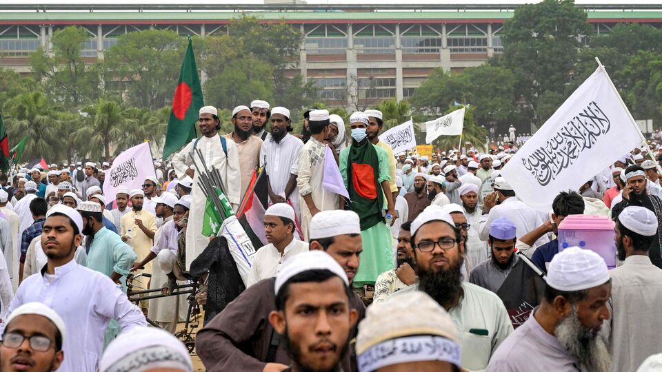 ডিসেম্বরের মধ্যে নির্বাচন করার জন্য রাজনৈতিক দলগুলোর দাবি এবং সরকারি কর্মচারীদের ব্যাপক বিক্ষোভের প্রেক্ষাপটে গত ২৯ মে মুখ খুলেছিলেন ভারতের বিদেশ মন্ত্রকের মুখপাত্র রণধীর জয়সওয়াল। বাংলাদেশের তত্ত্বাবধায়ক প্রশাসনকে 'দ্রুত একটি অংশগ্রহণমূলক, সুষ্ঠু ও অবাধ নির্বাচন' করার আহ্বান জানিয়ে বার্তা দিয়েছিলেন তিনি। আর তাতেই গায়ে ফোসকা পড়েছে জামাতের। (AFP)