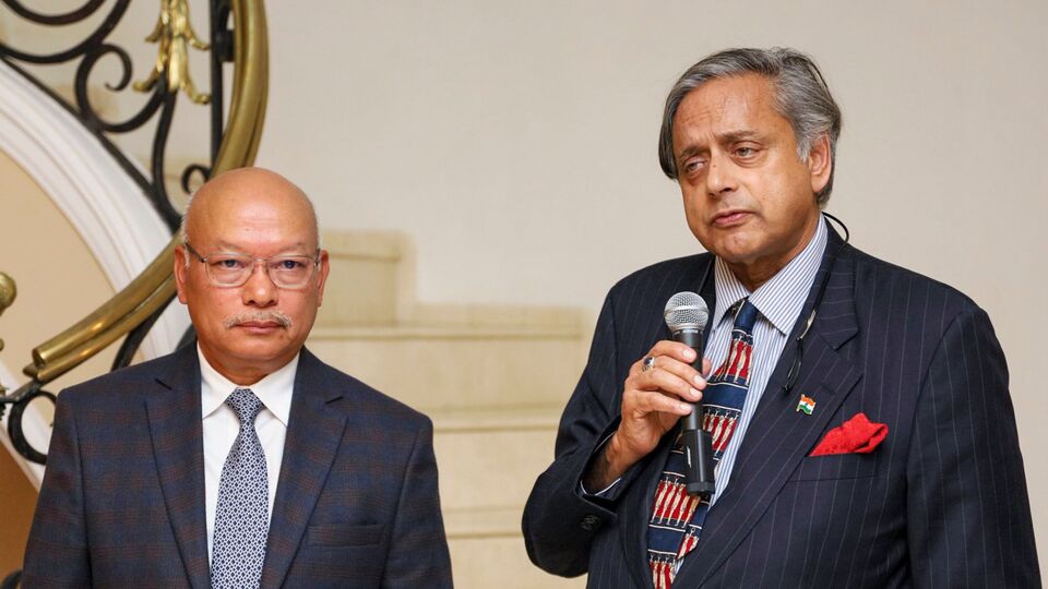 'ভারতে ফিরে সহকর্মীদের...,' বিতর্কের মধ্যে কংগ্রেসকে বিশেষ বার্তা শশীর (@IndiaEmbBogota)