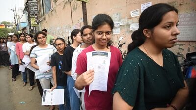 প্রকাশিত হল JEE অ্যাডভান্সডের ফল, রেজাল্ট দেখুন এখানে, জানুন কাটঅফ ও গুরুত্বপূর্ণ তারিখ (ছবি - সন্তোষ কুমার/হিন্দুস্তান টাইমস)
