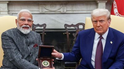 এদিকে গত ২২ মে ভারতের নোটিশের জবাব দিয়েছে আমেরিকা। তাদের বক্তব্য, বহুপাক্ষিক বাণিজ্য নীতির সঙ্গে ভারতের প্রস্তাপ সামঞ্জস্যপূর্ণ নয়। ভারতের নোটিশের কোনও ভিত্তি নেই বলেও দাবি করেছে আমেরিকা। এদিকে এই বিষয়ে দিল্লির সঙ্গে বৈঠক করতেও অস্বীকার করেছে আমেরিকা। এই নিয়ে আপাতত দিল্লির কোর্টেই বল ঠেলে দিয়েছে ওয়াশিংটন। এদিকে গত ২২ মে ভারতের নোটিশের জবাব দিয়েছে আমেরিকা। তাদের বক্তব্য, বহুপাক্ষিক বাণিজ্য নীতির সঙ্গে ভারতের প্রস্তাপ সামঞ্জস্যপূর্ণ নয়। ভারতের নোটিশের কোনও ভিত্তি নেই বলেও দাবি করেছে আমেরিকা। এদিকে এই বিষয়ে দিল্লির সঙ্গে বৈঠক করতেও অস্বীকার করেছে আমেরিকা। এই নিয়ে আপাতত দিল্লির কোর্টেই বল ঠেলে দিয়েছে ওয়াশিংটন।