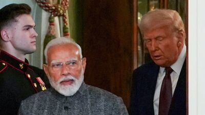 বর্তমান পরিপ্রেক্ষিতে ভারত আমেরিকাকে দেওয়া বাণিজ্যিক ছাড় প্রত্যাহার করার কথা ভাবছে বলে দাবি করা হয়েছে রিপোর্টে। পাশাপাশি আমেরিকা থেকে আসা ধাতুর ওপর চড়া হারে শুল্ক চাপানোরও ভাবনাচিন্তা করছে দিল্লি। উল্লেখ্য, গত ১০ ফেব্রুয়ারি ইস্পাত ও অ্যালুমিনিয়ামের ওপর ২৫ শতাংশ আমদানি শুল্ক চাপানোর ঘোষণা করেছিলেন ট্রাম্প। গত ৩০ মে ইস্পাতের ওপর শুল্ক বাড়িয়ে ৫০ শতাংশ করা হবে বলে জানিয়েছেন ট্রাম্প। নয়া হারে শুল্ক প্রযোজ্য হবে ৪ জুন থেকে। বর্তমান পরিপ্রেক্ষিতে ভারত আমেরিকাকে দেওয়া বাণিজ্যিক ছাড় প্রত্যাহার করার কথা ভাবছে বলে দাবি করা হয়েছে রিপোর্টে। পাশাপাশি আমেরিকা থেকে আসা ধাতুর ওপর চড়া হারে শুল্ক চাপানোরও ভাবনাচিন্তা করছে দিল্লি। উল্লেখ্য, গত ১০ ফেব্রুয়ারি ইস্পাত ও অ্যালুমিনিয়ামের ওপর ২৫ শতাংশ আমদানি শুল্ক চাপানোর ঘোষণা করেছিলেন ট্রাম্প। গত ৩০ মে ইস্পাতের ওপর শুল্ক বাড়িয়ে ৫০ শতাংশ করা হবে বলে জানিয়েছেন ট্রাম্প। নয়া হারে শুল্ক প্রযোজ্য হবে ৪ জুন থেকে।