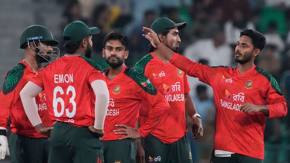 পাকিস্তানে লজ্জার মুখে পড়ল বাংলাদেশ। (ছবি সৌজন্যে এপি)