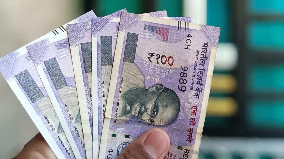 ২০২৪-২৫ অর্থবর্ষে সরকারের রাজস্ব আদায়ের পরিমাণ ছিল ২২ লক্ষ কোটি টাকা, যা আগের বছরের তুলনায় ৯.৪ শতাংশ বেশি। ২০২৩-২৪ অর্থবর্ষে মোট গ্রস রেভিনিউ ছিল ২০.১৮ লক্ষ কোটি টাকা। মহারাষ্ট্র, পশ্চিমবঙ্গ, কর্ণাটক এবং তামিলনাড়ুর মতো বড় রাজ্যগুলিতে জিএসটি সংগ্রহের পরিমাণ ১৭ শতাংশ থেকে ২৫ শতাংশ বৃদ্ধি পেয়েছে। 