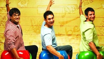 হিট ছবির তালিকা তৈরি হলেই সবার আগে উঠে আসে ‘কহো না পেয়ার হে’ থেকে শুরু করে ‘থ্রি ইডিয়টস’ সিনেমার নাম। তবে একজন অভিনেতার পক্ষে একটি বছরে সর্বোচ্চ পাঁচটি বা ছয়টি হিট ছবি উপহার দেওয়া সম্ভব। হিট ছবির তালিকা তৈরি হলেই সবার আগে উঠে আসে ‘কহো না পেয়ার হে’ থেকে শুরু করে ‘থ্রি ইডিয়টস’ সিনেমার নাম। তবে একজন অভিনেতার পক্ষে একটি বছরে সর্বোচ্চ পাঁচটি বা ছয়টি হিট ছবি উপহার দেওয়া সম্ভব।