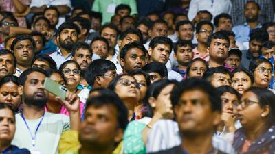 ‘আমাদের ভবিষ্যৎ নিয়ে খেলতে দেব না’ শিক্ষকদের ফেরানোর দাবিতে বিক্ষোভ পড়ুয়াদের (Hindustan Times)