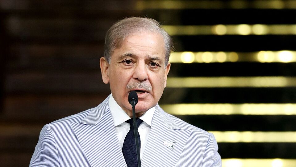 ২০২৫ সালের জন্য রাষ্ট্রসংঘের নিরাপত্তা পরিষদে তালিবান নিষেধাজ্ঞা কমিটির সভাপতিত্ব করবে পাকিস্তান। আফগানিস্তানের শান্তি, স্থিতিশীলতা ও নিরাপত্তার জন্য হুমকি বলে বিবেচিত ব্যক্তি, সংস্থা এবং সংস্থার উপর অর্থনৈতিক নিষেধাজ্ঞা, ভ্রমণ নিষেধাজ্ঞা আরোপ কে এই কমিটি। এ ছাড়া সন্ত্রাসবাদকে আশ্রয় দেওয়া পাকিস্তানকে ইউএনএসসি-র 'সন্ত্রাসবিরোধী কমিটির' ভাইস চেয়ারম্যানও করা হয়েছে। (via REUTERS)