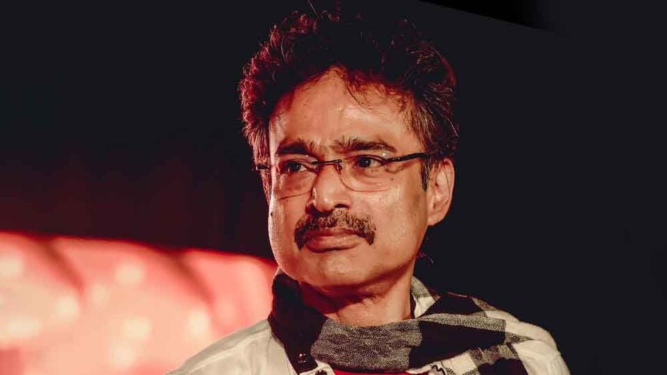 অভিনেতা শাশ্বত চট্টোপাধ্যায়ের সঙ্গে সম্প্রতি এক আড্ডায় উপস্থিত হয়েছিলেন গায়ক নচিকেতা চক্রবর্তী। চ্যানেল শোয়ের ওই আড্ডায় নিজের নানা পছন্দ অপছন্দ নিয়ে অকপট বক্তব্য রাখেন নচিকেতা। প্রথম জীবনে নিজের গান অনুশীলনের কথা বলেন নচিকেতা। 