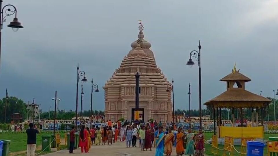 রথযাত্রার আগে থেকেই নানা ধর্মীয় আচার অনুষ্ঠান শুরু হবে দিঘাতে। ১২জুন স্নানযাত্রা উৎসব হবে। ২৬ জুন নবযৌবন ও নেত্র উৎসব হবে। ২৭ জুন রথযাত্রার মূল দিন। সেদিন নানা আচার অনুষ্ঠানের মধ্য়ে দিয়ে দিনটিকে পালন করা হবে। 