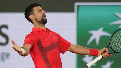 ফরাসি ওপেনের সেমিফাইনালে স্ট্রেট সেটে হেরে জোকোভিচ জানালেন, তিনি আর কখনও প্যারিসের লাল সুরকির কোর্টে খেলতে নামবেন কি না, তা তাঁর জানা নেই। সার্বিয়ান তারকা বলেন, 'এখানে এটাই হয়ত আমার শেষ ম্যাচ হতে পারে। জানি না আমি আর এখানে খেলতে আসতে পারব কি না। সেই কারণে শেষের দিকে একটু বেশি আবেগপ্রবণ হয়ে পড়েছিলাম। এটা যদি রোলাঁ গারোয় আমার বিদায়ী ম্যাচ হয়, তবে পরিবেশ এবং দর্শকদের কাছ থেকে আমি যা পেয়েছি তার নিরিখে এটা দুর্দান্ত একটা ম্যাচ ছিল।' (AP) ফরাসি ওপেনের সেমিফাইনালে স্ট্রেট সেটে হেরে জোকোভিচ জানালেন, তিনি আর কখনও প্যারিসের লাল সুরকির কোর্টে খেলতে নামবেন কি না, তা তাঁর জানা নেই। সার্বিয়ান তারকা বলেন, 'এখানে এটাই হয়ত আমার শেষ ম্যাচ হতে পারে। জানি না আমি আর এখানে খেলতে আসতে পারব কি না। সেই কারণে শেষের দিকে একটু বেশি আবেগপ্রবণ হয়ে পড়েছিলাম। এটা যদি রোলাঁ গারোয় আমার বিদায়ী ম্যাচ হয়, তবে পরিবেশ এবং দর্শকদের কাছ থেকে আমি যা পেয়েছি তার নিরিখে এটা দুর্দান্ত একটা ম্যাচ ছিল।' (AP)