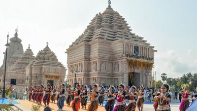 দিঘাতে এবার প্রথমবার জগন্নাথ মন্দিরে রথযাত্রা। ইতিমধ্যেই তার প্রস্তুতি একেবারে তুঙ্গে। অনেকেই এবার ভাবছেন এবারের রথে দিঘা যাবেন। তবে দিঘা যাওয়ার জন্য মূলত দুটি পথে যাওয়া যায়। একটা হল ট্রেন পথে। আর অপরটি হল সড়ক পথে। (ANI) (HT_PRINT) দিঘাতে এবার প্রথমবার জগন্নাথ মন্দিরে রথযাত্রা। ইতিমধ্যেই তার প্রস্তুতি একেবারে তুঙ্গে। অনেকেই এবার ভাবছেন এবারের রথে দিঘা যাবেন। তবে দিঘা যাওয়ার জন্য মূলত দুটি পথে যাওয়া যায়। একটা হল ট্রেন পথে। আর অপরটি হল সড়ক পথে। (ANI) (HT_PRINT)
