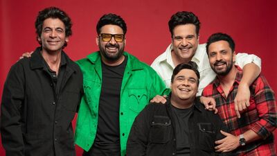 বহুল প্রতীক্ষিত দ্য গ্রেট ইন্ডিয়ান কপিল শো-এর দ্বিতীয় সিজন অবশেষে শুরু হতে চলেছে। এবং ২১ জুন প্রিমিয়ার হবে। কপিল শর্মার নেতৃত্বে, এই হিট টক শোতে সুনীল গ্রোভার এবং কৃষ্ণ অভিষেক-সহ দেখা মিলবে একগুচ্ছ কমিক অভিনেতাদের। আসুন এই শোয়ের প্রতি পর্বের বিশাল পারিশ্রমিক সম্পর্কে জেনে নিই, যা আপনাকে সত্যিই অবাক করবে। বহুল প্রতীক্ষিত দ্য গ্রেট ইন্ডিয়ান কপিল শো-এর দ্বিতীয় সিজন অবশেষে শুরু হতে চলেছে। এবং ২১ জুন প্রিমিয়ার হবে। কপিল শর্মার নেতৃত্বে, এই হিট টক শোতে সুনীল গ্রোভার এবং কৃষ্ণ অভিষেক-সহ দেখা মিলবে একগুচ্ছ কমিক অভিনেতাদের। আসুন এই শোয়ের প্রতি পর্বের বিশাল পারিশ্রমিক সম্পর্কে জেনে নিই, যা আপনাকে সত্যিই অবাক করবে।