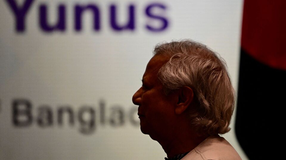 এই আবহে আজ ইদের দিনে ভোটের দিনক্ষণ নিয়ে বিএনপি মহাসচিব মির্জা ফখরুল ইসলাম বলেন, 'আমাদের বরাবরই দাবি ছিল, ডিসেম্বরের মধ্যেই নির্বাচন। জনগণের প্রত্যাশাও সেটি ছিল। কিন্তু জনগণের প্রত্যাশা পূরণ হয়নি। এবং যে সময় বাংলাদেশে ভোট হবে বলে ঘোষণা করা হয়েছে, সেটা সঠিক সময় নয়। তখন প্রচণ্ড গরম, ঝড়-বৃষ্টি হওয়ার আশঙ্কা থাকে। রোজার পরেই পাবলিক পরীক্ষা থাকে। সুতরাং খুব একটা চিন্তা ভাবনা করে এই সময় ঘোষণা করা হয়েছে বলে আমাদের মনে হয় না।' (AFP)