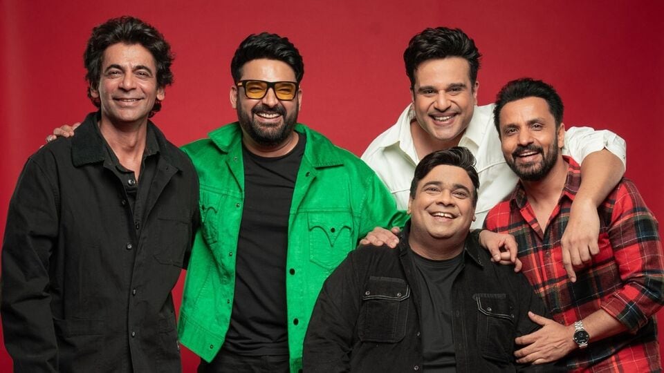 বহুল প্রতীক্ষিত দ্য গ্রেট ইন্ডিয়ান কপিল শো-এর দ্বিতীয় সিজন অবশেষে শুরু হতে চলেছে। এবং ২১ জুন প্রিমিয়ার হবে। কপিল শর্মার নেতৃত্বে, এই হিট টক শোতে সুনীল গ্রোভার এবং কৃষ্ণ অভিষেক-সহ দেখা মিলবে একগুচ্ছ কমিক অভিনেতাদের। আসুন এই শোয়ের প্রতি পর্বের বিশাল পারিশ্রমিক সম্পর্কে জেনে নিই, যা আপনাকে সত্যিই অবাক করবে।