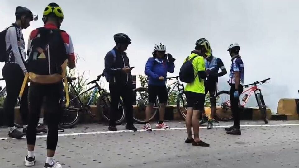 এই অনুষ্ঠানের অঙ্গ হিসাবে থাকছে অঙ্কন প্রতিযোগিতা। কার্শিয়াংয়ে ডিএইচআর-এর সদর দফতর এলিসিয়া প্যালেসে এই অঙ্কন প্রতিযোগিতার আয়োজন করা হচ্ছে। এখানে নানা ধরনের প্রতিযোগিতার ব্যবস্থা থাকবে।