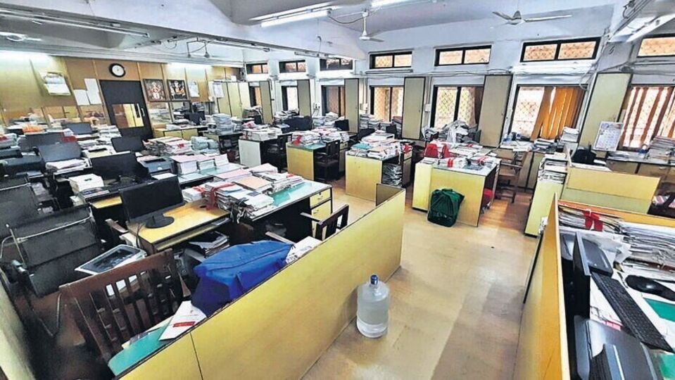 জম্মু ও কাশ্মীরের রাজ্য সরকারি পেনশনভোগী এবং পারিবারিক পেনশনভোগীদের জন্য মহার্ঘ্য ভাতা (ডিএ) বৃদ্ধির ঘোষণা করেছে। যার ফলে হাজার হাজার অবসরপ্রাপ্ত কর্মচারী উপকৃত হবেন। এই বর্ধিত ভাতা সম্পর্কে জনসাধারণকে অবহিত করার জন্য ২০২৫ সালের সরকারি আদেশ নং ১৫৬-এফ জারি করা হয়েছিল গত ৪ জুন। 