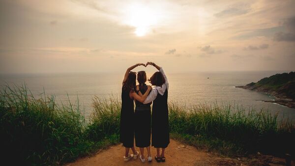 কেন সবারই একজন ভালো বন্ধুর প্রয়োজন? এই ৫ কারণ আপনার প্রশ্নের উত্তর দেবে