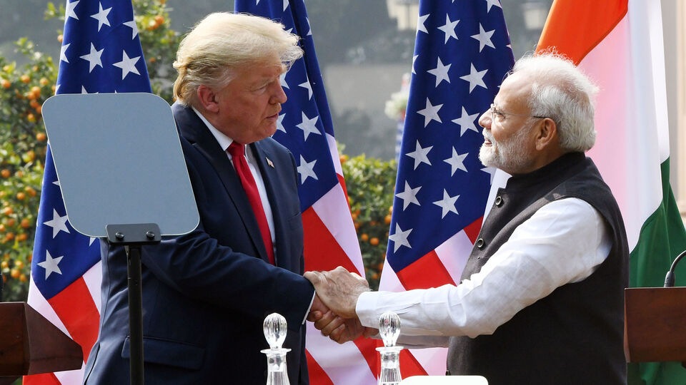 বাণিজ্য চুক্তি আলোচনার সঙ্গে যুক্ত এক কর্মকর্তা পিটিআইকে জানিয়েছেন, ভারত ৯ জুলাই থেকে প্রস্তাবিত ১০ শতাংশ বেসলাইন ফি এবং অতিরিক্ত ১৬ শতাংশ ফি পুরোপুরি প্রত্যাহারের জন্য মার্কিন যুক্তরাষ্ট্রকে অনুরোধ করেছে। তিনি বলেছেন, এটা যদি না হয়, তবে ভারতেরও একই এবং আনুপাতিক শুল্ক বজায় রাখার অধিকার থাকবে।' 