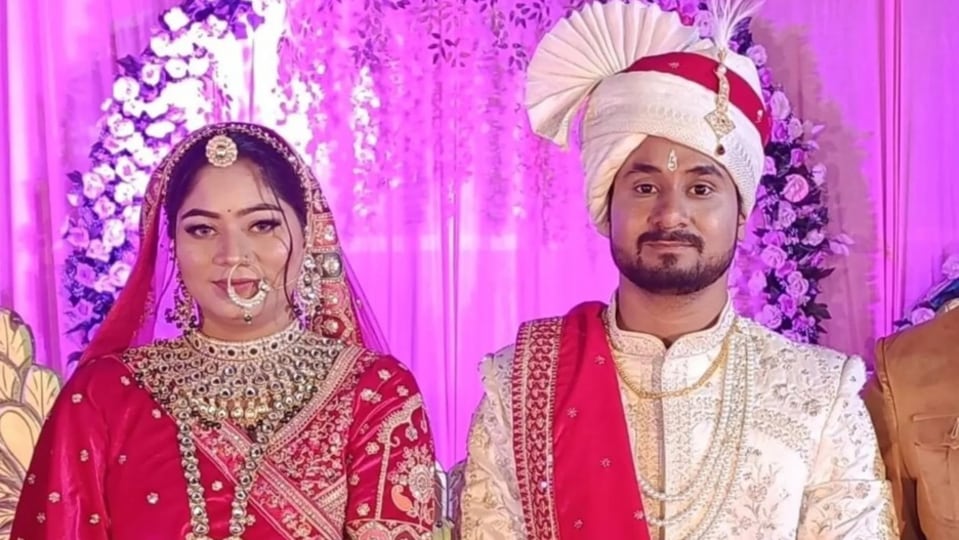 মেঘালয় পুলিশের ডিরেক্টর জেনারেল আই নোংরাং জানিয়েছেন, স্বামী খুনের ঘটনায় সোনম জড়িত ছিল এবং এর জন্য মধ্যপ্রদেশের হামলাকারীদের বরাত দিয়েছিল সে। পুলিশ খুনের কারণ প্রকাশ না করলেও সূত্রের খবর, এই খুনের পিছনে রয়েছে 'ত্রিকোণ প্রেম'। জানা গিয়েছে, রাজার সঙ্গে বিয়ের আগেই রাজ কুশওয়াহা নামে এক ব্যক্তির সঙ্গে সম্পর্ক ছিল সোনমের। (HT_PRINT)