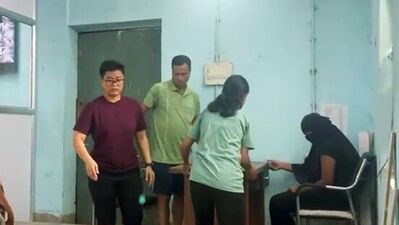সোনমের খোঁজে তল্লাশি চলতে থাকে। ৪ জুন, তদন্তকারীরা ঘটনাস্থলে একজন মহিলার সাদা শার্ট, ওষুধের একটি স্ট্রিপ, একটি ক্ষতিগ্রস্থ মোবাইল ফোনের স্ক্রিন এবং একটি স্মার্টওয়াচ সহ বেশ কিছু প্রমাণ পেয়েছিল। সরকারিভাবে খুনের মামলা রুজু করা হয়েছে ততদিনে।   (ANI Grab)