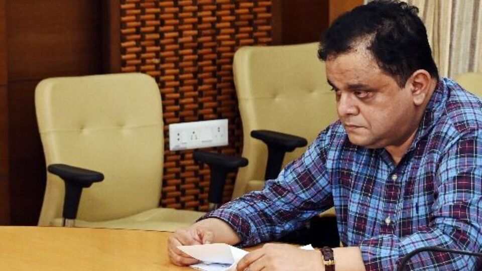 গত ৭ মে প্রকাশিত হয়েছে উচ্চমাধ্যমিকের রেজাল্ট। তবে এখনও কলেজে ভর্তি পোর্টাল খোলেনি। এই নিয়ে পড়ুয়াদের মনে উদ্বেগ রয়েছে। এই আবহে আজ বিধানসভায় এই ইস্যুতে মুখ খুললেন শিক্ষামন্ত্রী ব্রাত্য বসু। যদিও তাঁর মন্তব্যে সুস্পষ্ট ভাবে কিছুই বোঝা গেল না। এই আবহে কলেজে ভর্তি নিয়ে জল্পনা জারি থাকল। (Utpal sarkar )