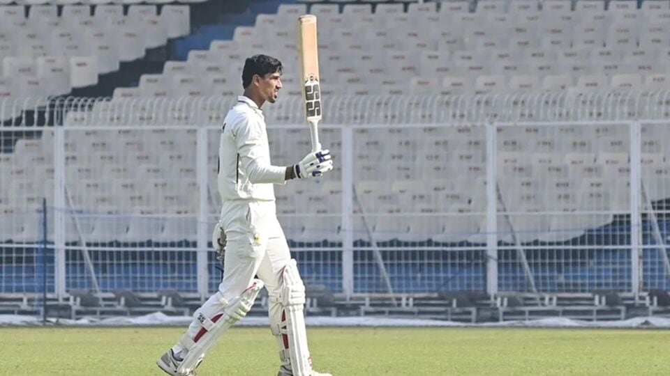 শতরান থেকে বঞ্চিত হলেন তনুষ কোটিয়ান। ছবি- পিটিআই।