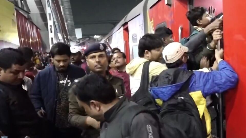 সম্প্রতি রাষ্ট্রসংঘের পপুলেশন ফান্ডের তরফে একটি সমীক্ষা করা হয়েছে। সেই সমীক্ষায় ভারতের রেকর্ড জনসংখ্যার পাশাপাশি জন্মহার ও মহিলাদের প্রজনন ক্ষমতা কমে যাওয়ার দিকটিও তুলে ধরা হয়েছে। বলা হয়েছে, নিম্ন ও মধ্য আয়ের দেশগুলিতে জন্মহার কমে যাচ্ছে অপ্রত্যাশিতভাবে। 