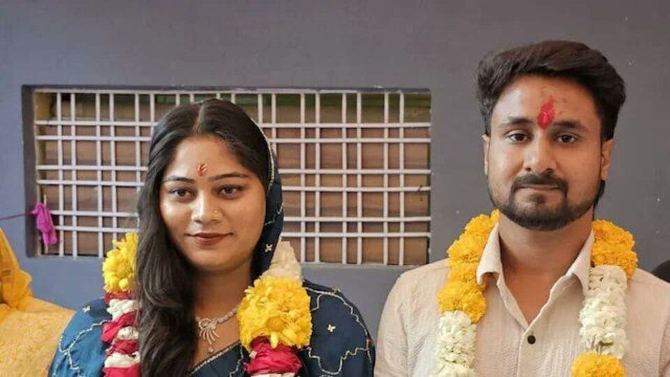 গল্পটি একটি হানিমুন দিয়ে শুরু হয় রাজা রঘুবংশী এবং সোনম রঘুবংশী ২০২৫ সালের ১১ মে ইন্দোরে বিয়ে করেন। নয় দিন পর ২০ মে তারা মধুচন্দ্রিমায় চলে যান। এই দম্পতি প্রথমে কাশ্মীর যাওয়ার পরিকল্পনা করেছিলেন, কিন্তু সন্ত্রাসী হামলার খবর পাওয়ার পরে তারা পরিবর্তে মেঘালয়ের মনোরম গন্তব্য বেছে নিয়েছিলেন। 