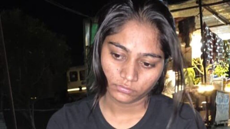 রাজ এবং তার তিন বন্ধু ইতিমধ্যেই রাজা রঘুবংশীর খুনের দায়ে গ্রেফতার। কিন্তু এখনও এই মামলায় অনেক অমীমাংসিত প্রশ্ন রয়ে গেছে। অভিযুক্তদের জিজ্ঞাসাবাদের মাধ্যমে পুলিশ সেই সব প্রশ্নের জবাব খুঁজছে। এই খুনের আসল মাস্টারমাইন্ড কে তা এখনও স্পষ্ট নয়, রাজ কুশওয়াহা নাকি সোনম রঘুবংশী? 