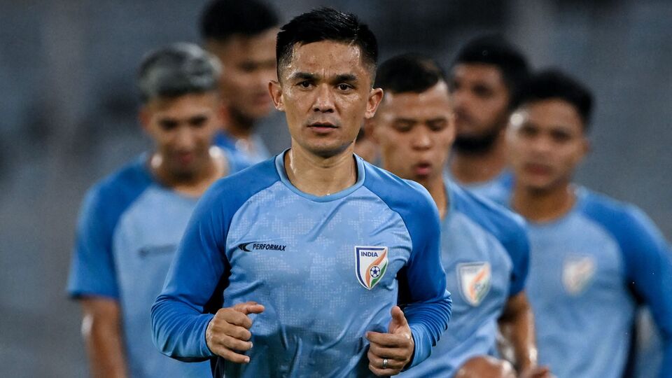 ভারতীয় ফুটবলের স্বার্থে এবার ওসিআই বা ওভারসিজ সিটিজেন অফ ইন্ডিয়ার কোটায় থাকা ফুটবলারদেরও জাতীয় দলে খেলার সুযোগ করে দিতে চলেছে ফেডারেশন। আসলে ভারতে স্ট্রাইকারের এতই সমস্যা, যে বাধ্য হয়েই ওসিআই ফুটবলারদের নেওয়ার সিদ্ধান্ত নিয়েছে ফেডারেশন। সরকারের সঙ্গেও এই নিয়ে কথাবার্তা হয়েছে । (ছবি-AFP)(AFP)