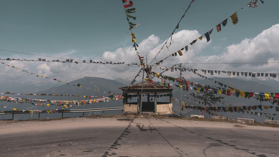১১৩ নং জাতীয় সড়ক করিডরের গুরুত্বের ওপর জোর দিয়ে মন্ত্রী বলেন, 'এই জাতীয় সড়কটি শুধু মহাসড়ক নয়, তার চেয়ে অনেক বেশি কিছু। এটা একটা লাইফলাইন। আমি জনগণকে শান্তি ও সহযোগিতা বজায় রাখার আবেদন জানাচ্ছি। জনগণের সমস্যা সমাধানের জন্য সর্বাত্মক চেষ্টা করা হচ্ছে।' 