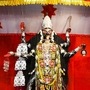 অভিজ্ঞ বেশ কিছু ভক্তরা জানাচ্ছেন, সকাল সকাল যদি মায়ের কাছে পুজো দিতে যাওয়া যায়, তাহলে নিজে পুজো দেওয়া যায়। পাশাপাশি এই সময় ভিড় একদম থাকে না বললেই চলে। যত বেলা বাড়ে, তত ভিড় বাড়়তে শুরু করে। তাই সকালই উৎকৃষ্ট সময় পুজো দেওয়ার। (ছবি - ফেসবুক NAIHATI BARAKALI PUJA SAMITY)