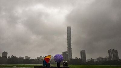 শুধু তাই নয়, আজ এবং আগামিকাল দক্ষিণবঙ্গের সব জেলায় (কলকাতা, হাওড়া, হুগলি, উত্তর ২৪ পরগনা, দক্ষিণ ২৪ পরগনা, পূর্ব মেদিনীপুর, পশ্চিম মেদিনীপুর, ঝাড়গ্রাম, পুরুলিয়া, বাঁকুড়া, পূর্ব বর্ধমান, পশ্চিম বর্ধমান, বীরভূম, মুর্শিদাবাদ এবং নদিয়া) ঝড় উঠবে। প্রতিটি জেলায় ঘণ্টায় ৩০-৪০ কিলোমিটার বেগে ঝড় উঠবে। (ফাইল ছবি, সৌজন্যে এএফপি) শুধু তাই নয়, আজ এবং আগামিকাল দক্ষিণবঙ্গের সব জেলায় (কলকাতা, হাওড়া, হুগলি, উত্তর ২৪ পরগনা, দক্ষিণ ২৪ পরগনা, পূর্ব মেদিনীপুর, পশ্চিম মেদিনীপুর, ঝাড়গ্রাম, পুরুলিয়া, বাঁকুড়া, পূর্ব বর্ধমান, পশ্চিম বর্ধমান, বীরভূম, মুর্শিদাবাদ এবং নদিয়া) ঝড় উঠবে। প্রতিটি জেলায় ঘণ্টায় ৩০-৪০ কিলোমিটার বেগে ঝড় উঠবে। (ফাইল ছবি, সৌজন্যে এএফপি)