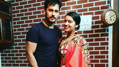 রাজার সঙ্গে বিচ্ছেদের গুঞ্জন কখনও তৈরি হয়নি প্রসঙ্গে লিখতেই ফের ট্রোল মধুবনী!