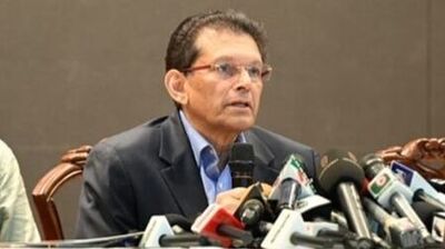 রিপোর্ট অনুযায়ী, বাংলাদেশের জাতীয় নিরাপত্তা উপদেষ্টা খলিলুর রহমান বুধবার রাতে মার্কিন ডেপুটি সেক্রেটারি অফ স্টেট ক্রিস্টোফার ল্যান্ডাউয়ের সঙ্গে দেখা করেন। ওয়াশিংটন ডিসি-তে মার্কিন স্টেট ডিপার্টমেন্টের দফতরেই দুই কর্মকর্তার বৈঠক হয়েছে বলে জানা গিয়েছে। দক্ষিণ এশিয়ার ভূরাজনৈতিক পরিপ্রেক্ষিতে এই বৈঠক বেশ গুরুত্বপূর্ণ বলে মনে করা হচ্ছে। রিপোর্ট অনুযায়ী, বাংলাদেশের জাতীয় নিরাপত্তা উপদেষ্টা খলিলুর রহমান বুধবার রাতে মার্কিন ডেপুটি সেক্রেটারি অফ স্টেট ক্রিস্টোফার ল্যান্ডাউয়ের সঙ্গে দেখা করেন। ওয়াশিংটন ডিসি-তে মার্কিন স্টেট ডিপার্টমেন্টের দফতরেই দুই কর্মকর্তার বৈঠক হয়েছে বলে জানা গিয়েছে। দক্ষিণ এশিয়ার ভূরাজনৈতিক পরিপ্রেক্ষিতে এই বৈঠক বেশ গুরুত্বপূর্ণ বলে মনে করা হচ্ছে।