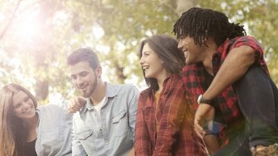 'হাসি' মানসিক স্বাস্থ্যের জন্য সর্বোত্তম চিকিৎসা কেন?