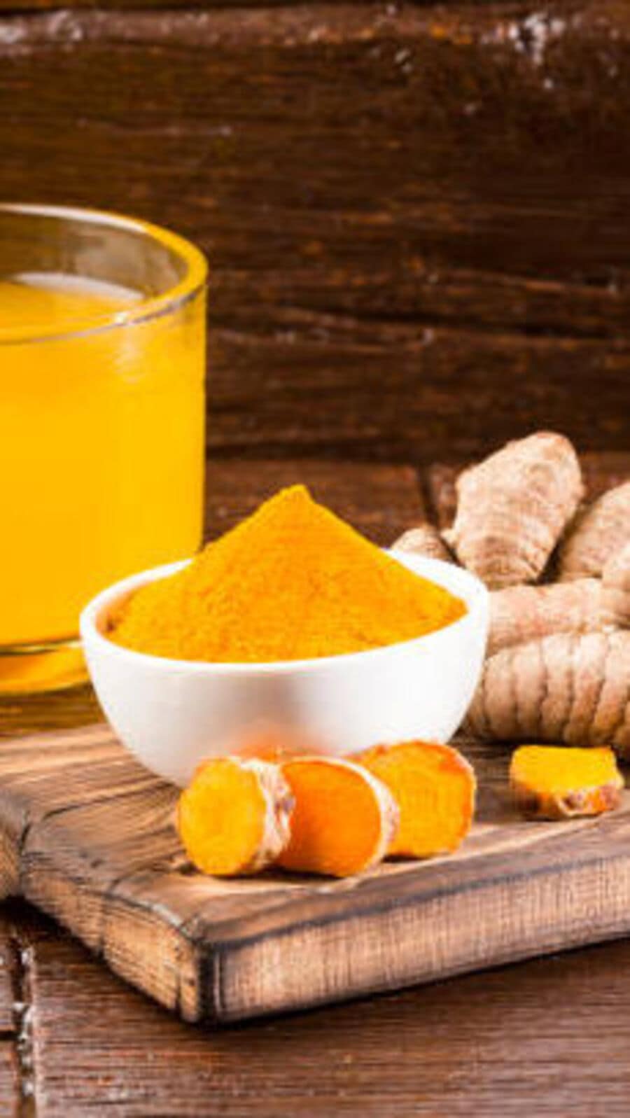 হলুদের জল কেন পান করা উচিত? এই কারণগুলি জেনে নিন
