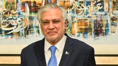 জিও নিউজকে দেওয়া এক সাক্ষাৎকারে ইশাক দার ক্ষয়ক্ষতির তথ্য দেন। অতীতে পাকিস্তানের সরকার ও সেনাবাহিনী বারবার এই হামলার ফলে ক্ষয়ক্ষতির কথা অস্বীকার করে আসছিল। এই আবহে পাক উপপ্রধানমন্ত্রী বলেন, 'আমরা পালটা আক্রমণের প্রস্তুতি নিচ্ছিলাম, কিন্তু ভারত আমাদের আগেই পদক্ষেপ করে বসে। সেটা আমাদের অবাক করে দিয়েছিল।' এর আগে ভারত সরকার বারবার তাদের অভিযানকে 'সুনির্দিষ্ট, পরিমিত এবং অ-উস্কানিমূলক' বলে বর্ণনা করেছিল।   (via REUTERS)